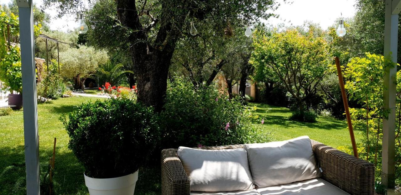 La Bastide Aux Oliviers Hotel Tourrettes-sur-Loup Exterior foto